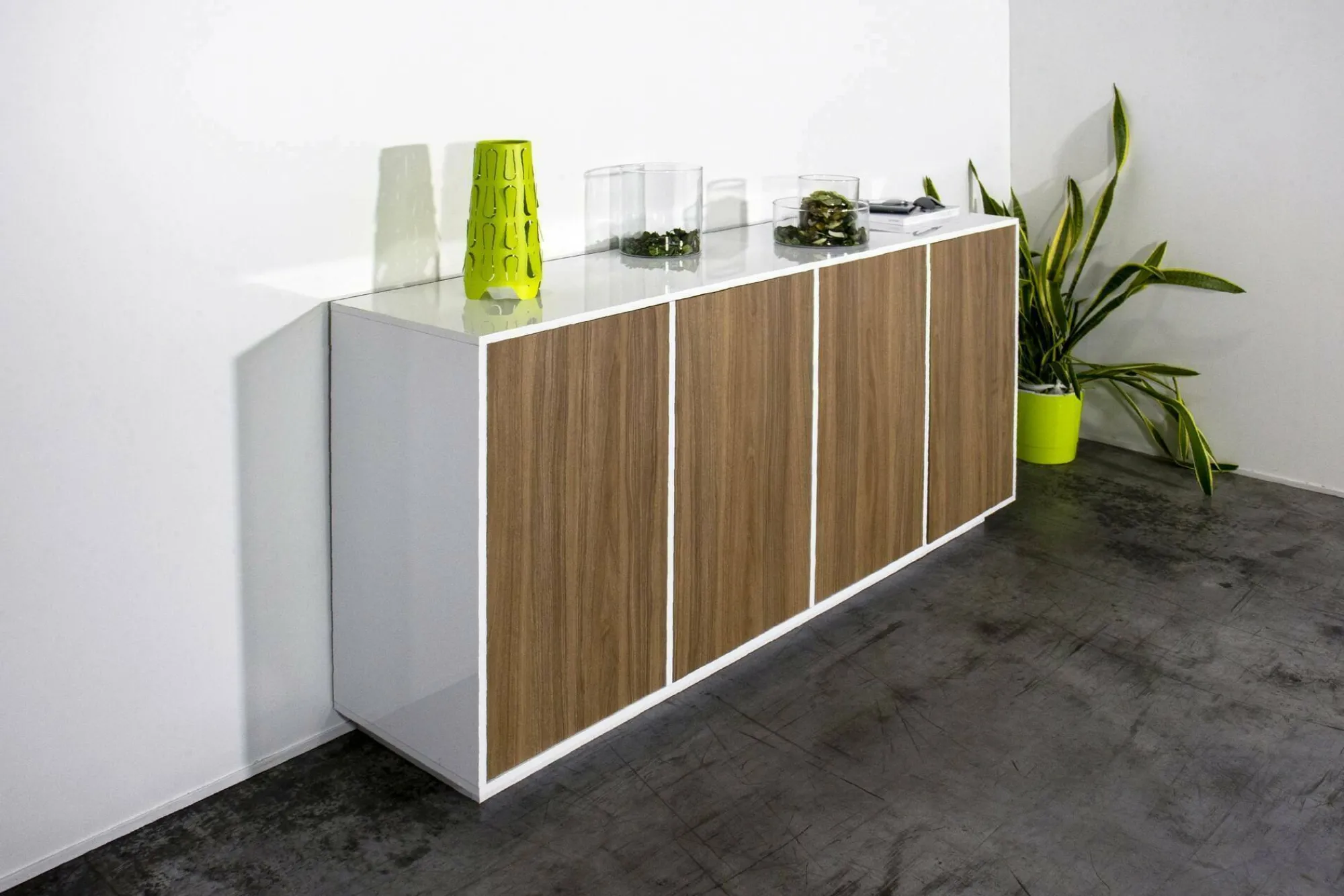 Credenza Dnande, cm 180x41h86, Bianco lucido e Noce<Dmora Sale