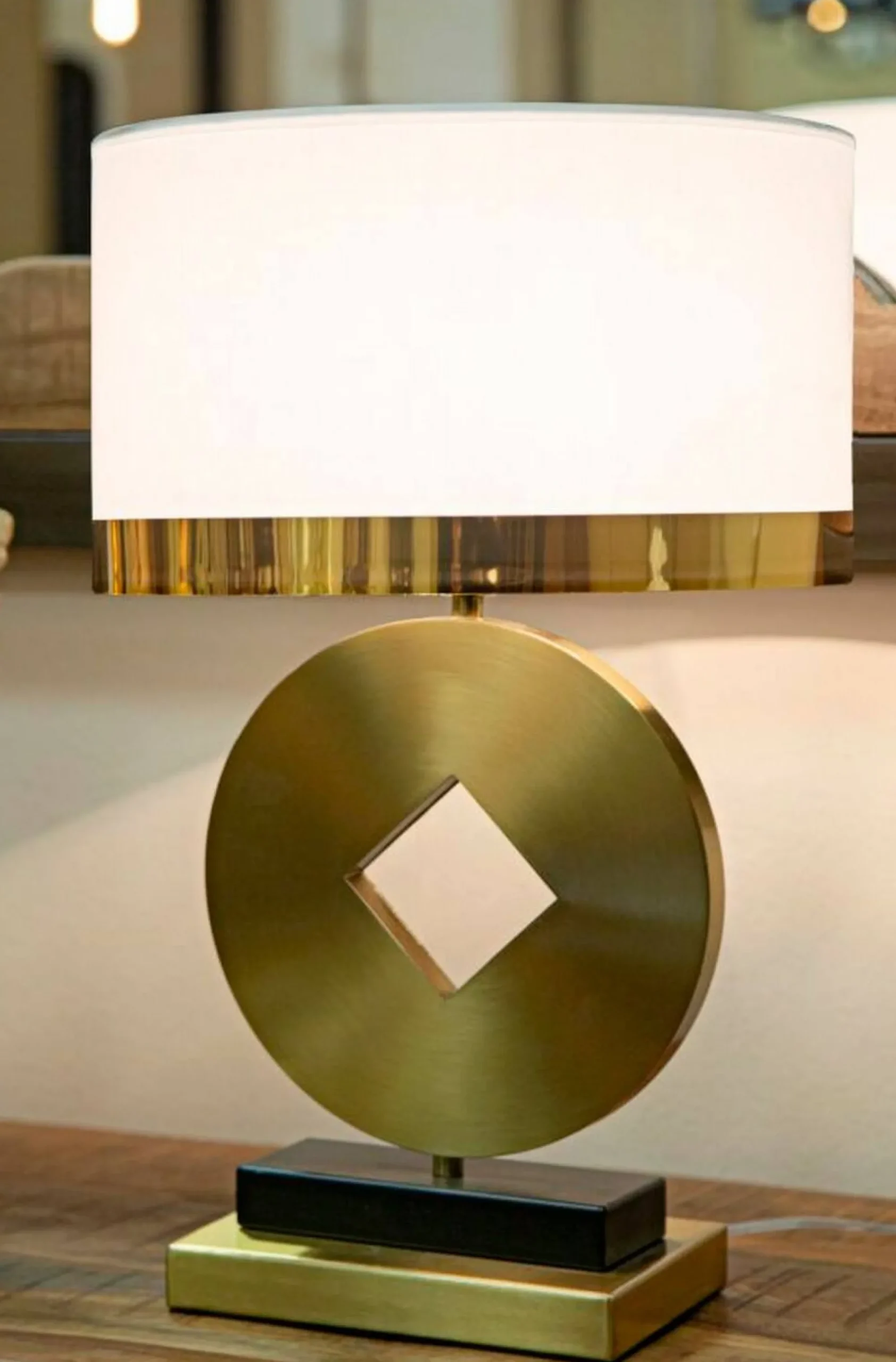 Lampada da tavolo Papier, 30x30 h53 cm, Bianco e Oro<Dmora Best Sale