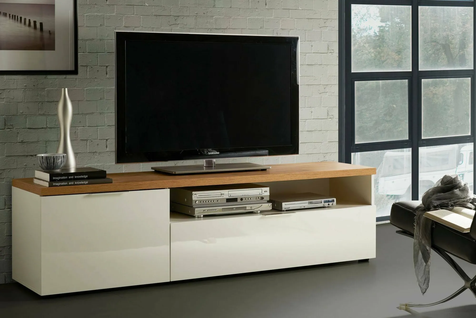 Mobile porta TV Ddematte, 180x48h43 cm, Bianco lucido e Rovere<Dmora Discount