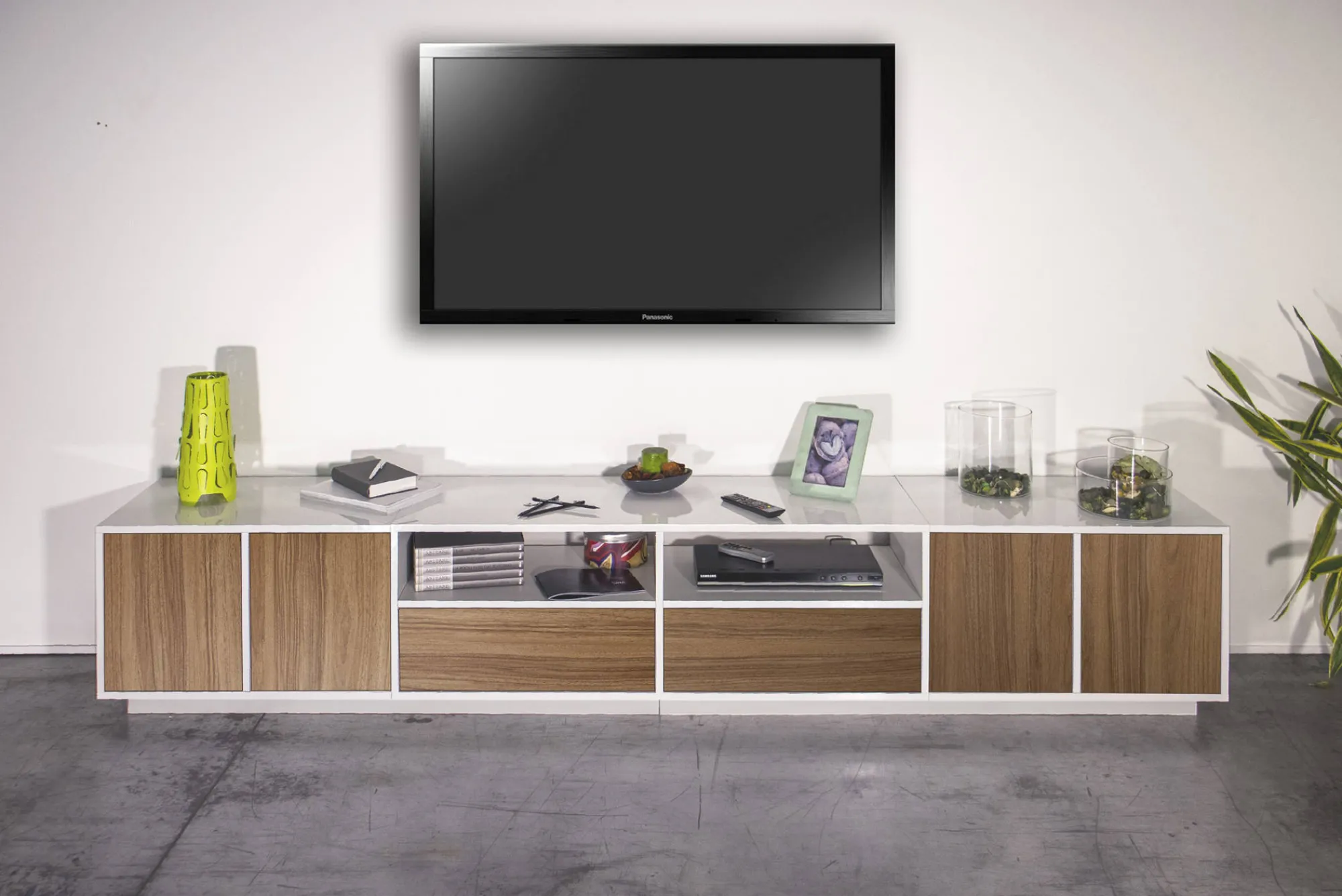 Mobile porta TV Dleott, cm 260x41h46, Bianco lucido e Noce<Dmora Clearance