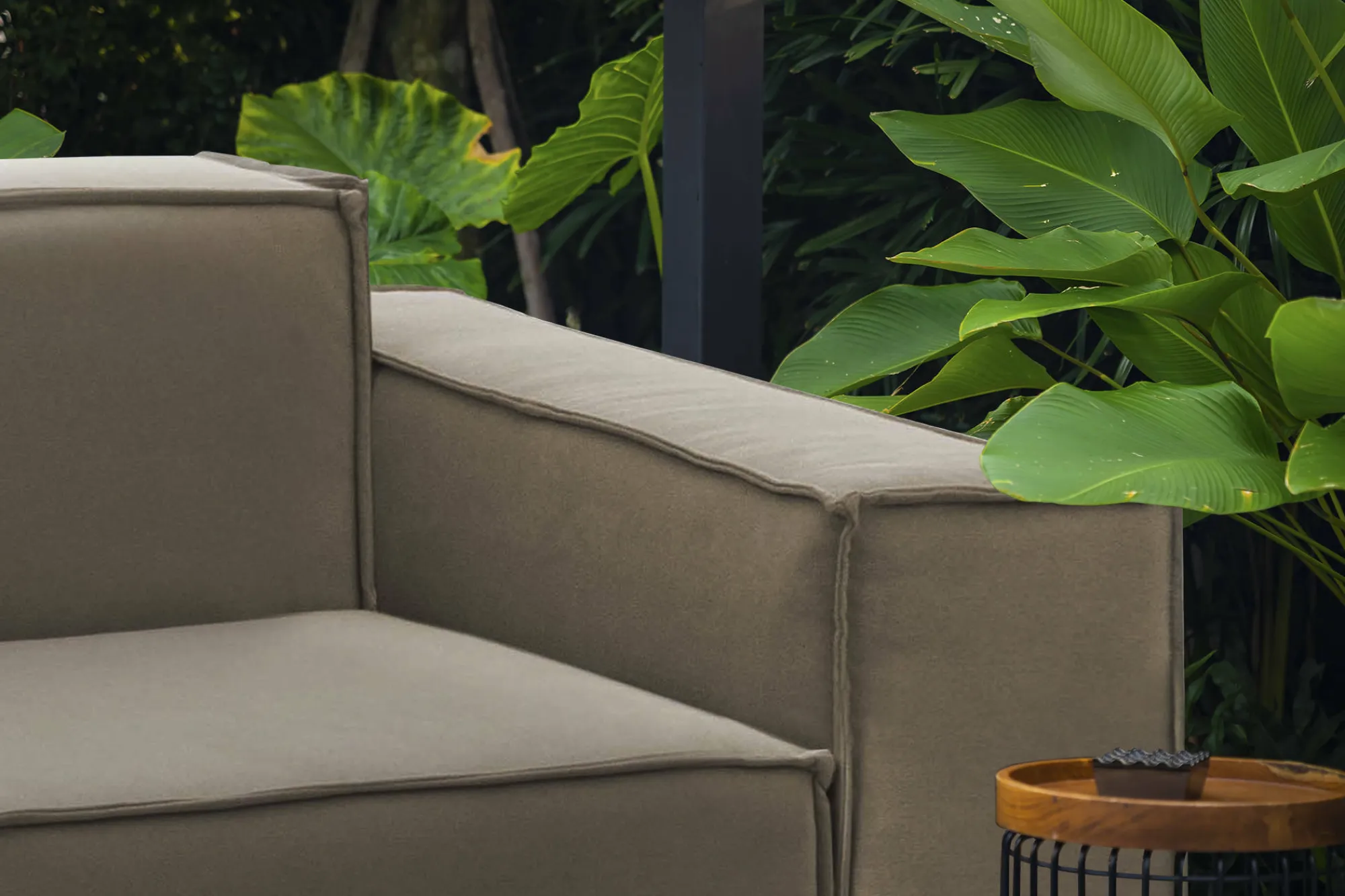 Poltrona Rodonite, Cm 160x95h70,<Dmora New