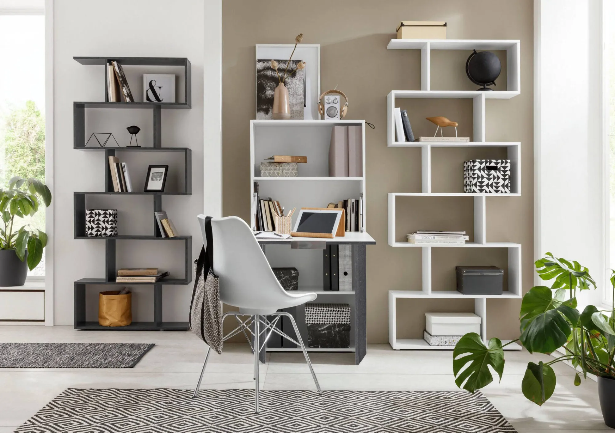 Scrivania Atroc, cm 70x35h140, Bianco e<Dmora Online