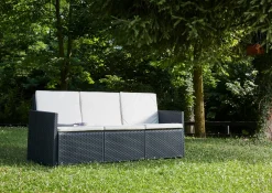 Set da giardino outdoor, Salottino da esterno con 2 poltrone, 1 divano e 1 tavolino, con cuscini, 100% Made in Italy,<Dmora Best