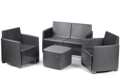 Set salotto da esterno Lecce, Set da giardino con cuscini composto da 2 poltrone, 1 divano e 1 tavolino, Salottino indoor, 100% Made in Italy,<Dmora Hot